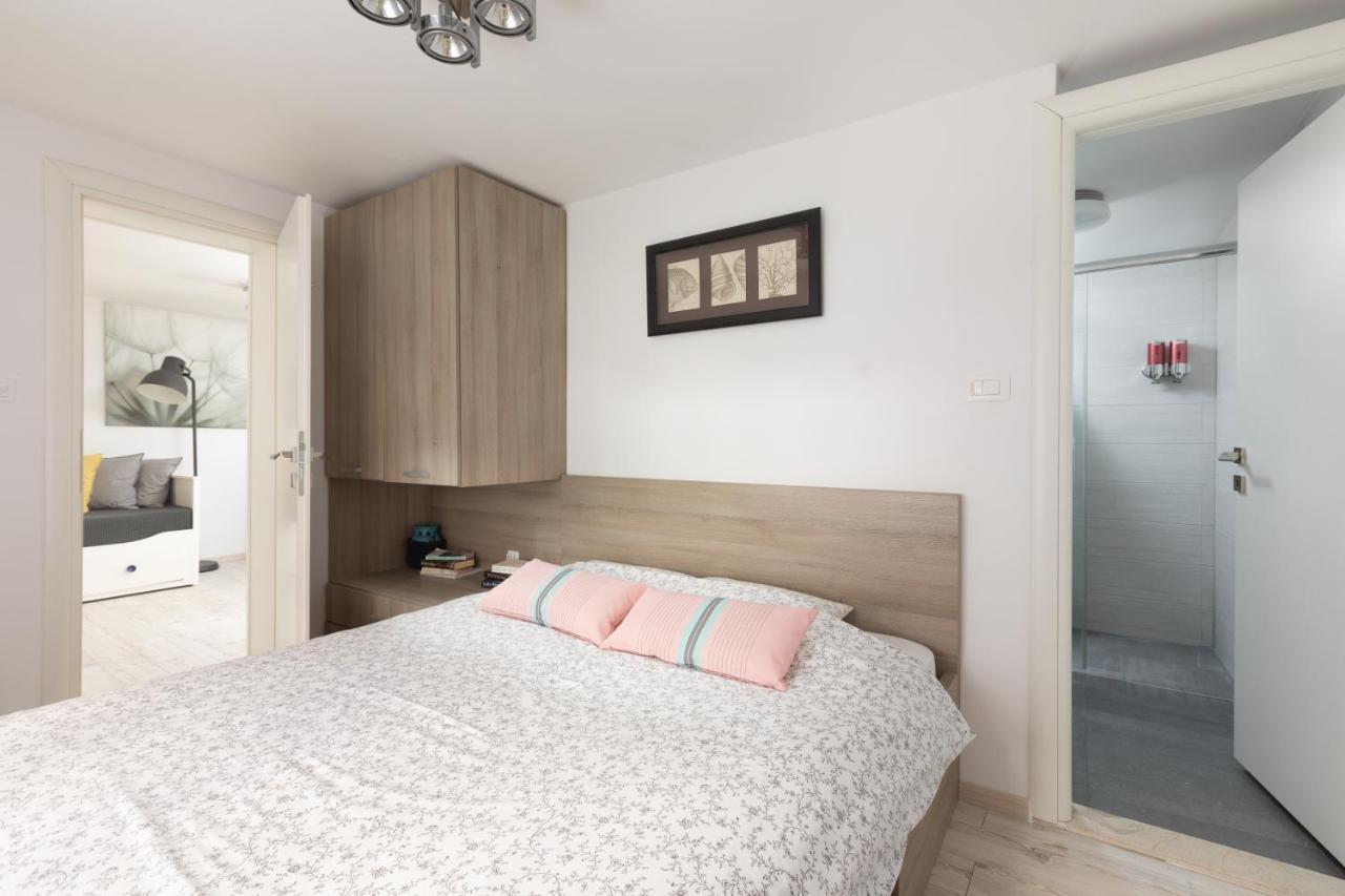 Apartment Coastal Villa Makarska Kültér fotó